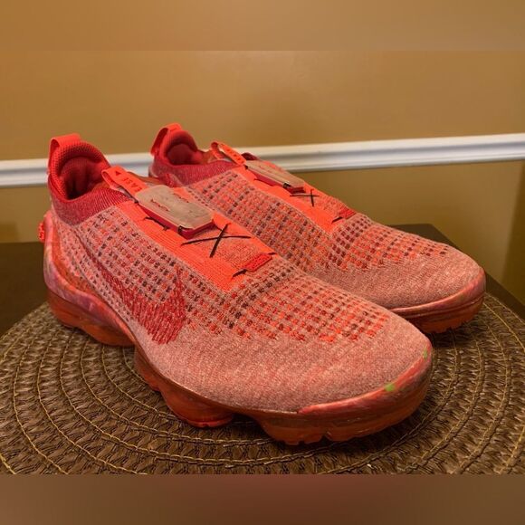 Nike Air VaporMax 2020 Flyknit Team Red size 10 mens CT1823-600 - Picture 3 of 8